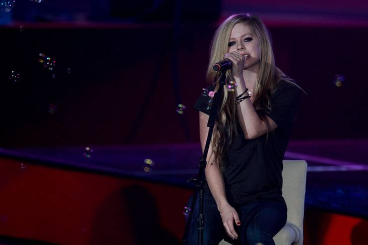 Avril Lavigne performs in Mexico City, 2009Via Fanpop