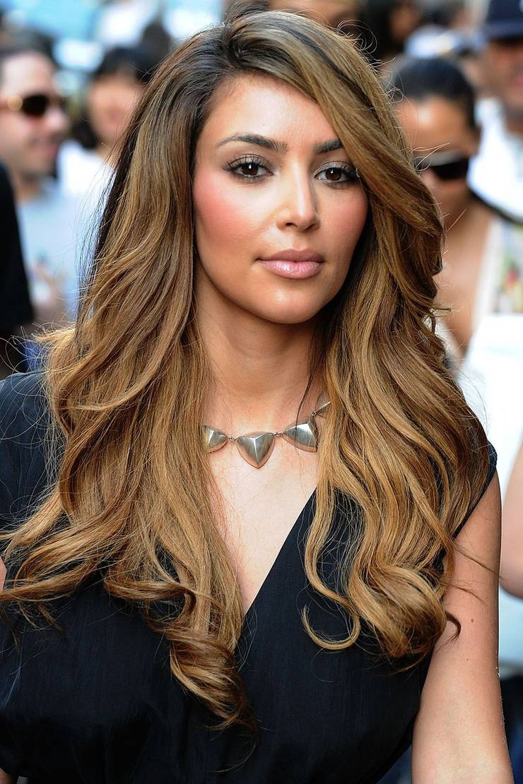 21 Photos Of Kim Kardashian West S Many Hair Changes Thethings