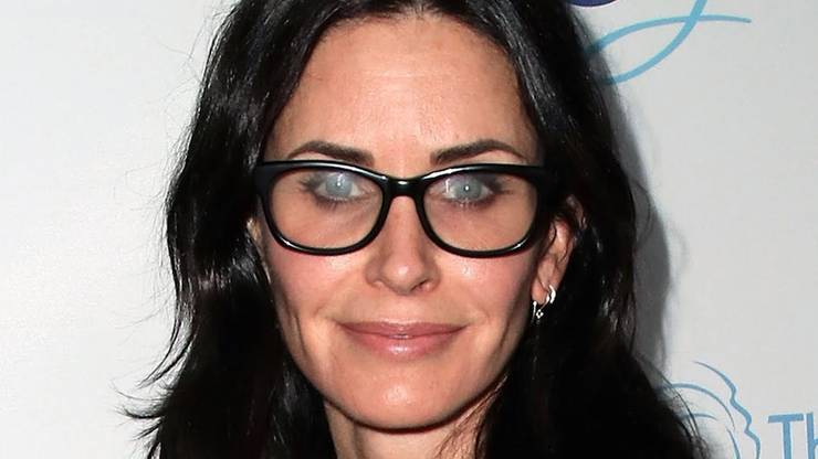 20 Photos Showing How Much Courteney Cox Has Changed Since Friends