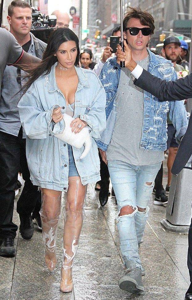 15 Pics Proving How Close Kim Kardashian And Jonathan Cheban Are