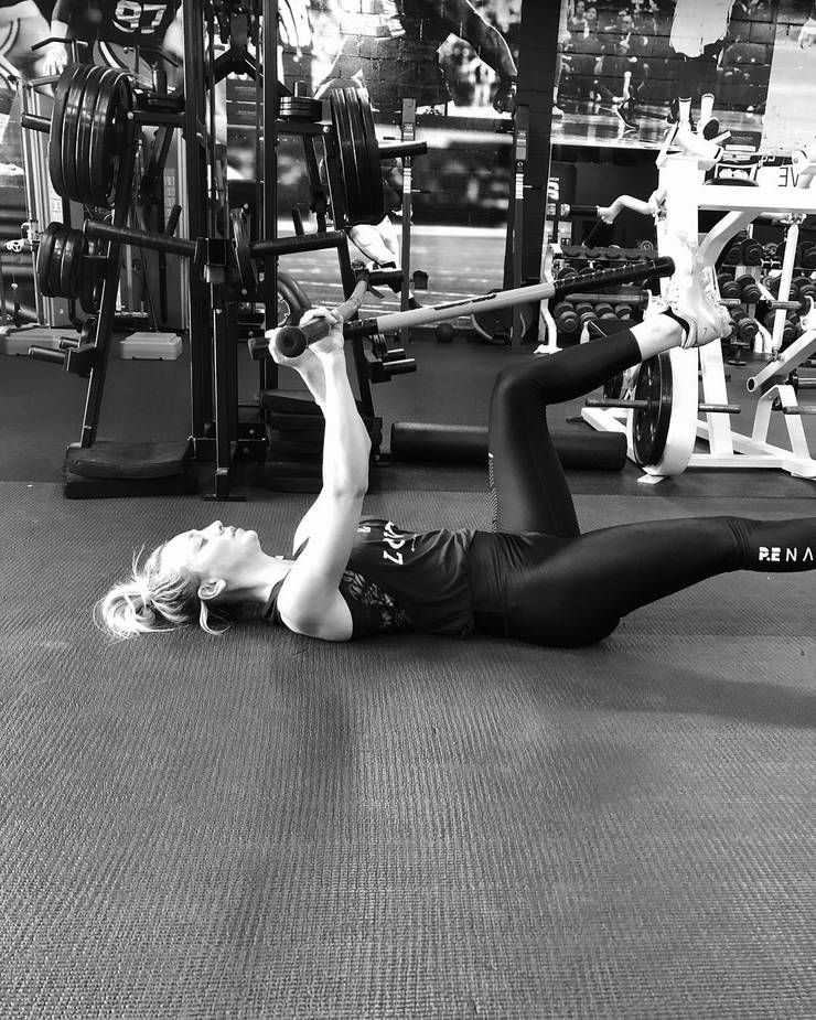 working-out-cuoco.jpg (740×925)