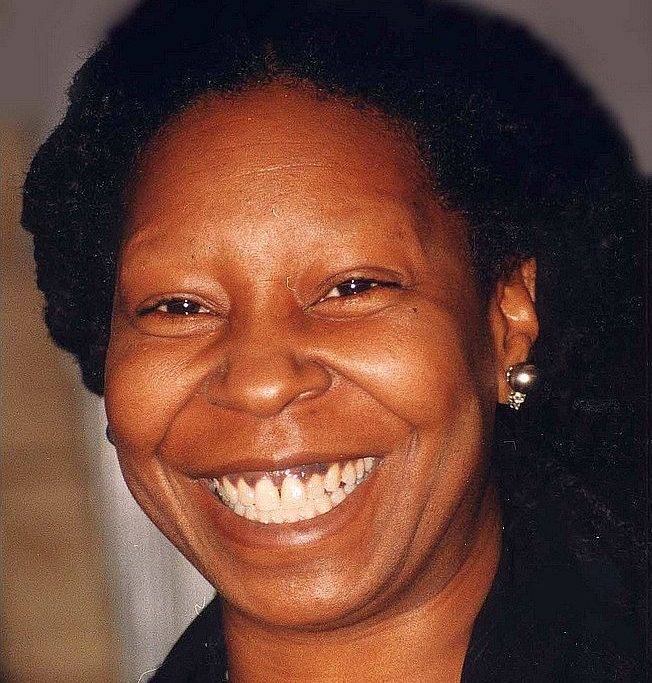 Here S Why Whoopi Goldberg Doesn T Have Eyebrows You Probably Never Noticed