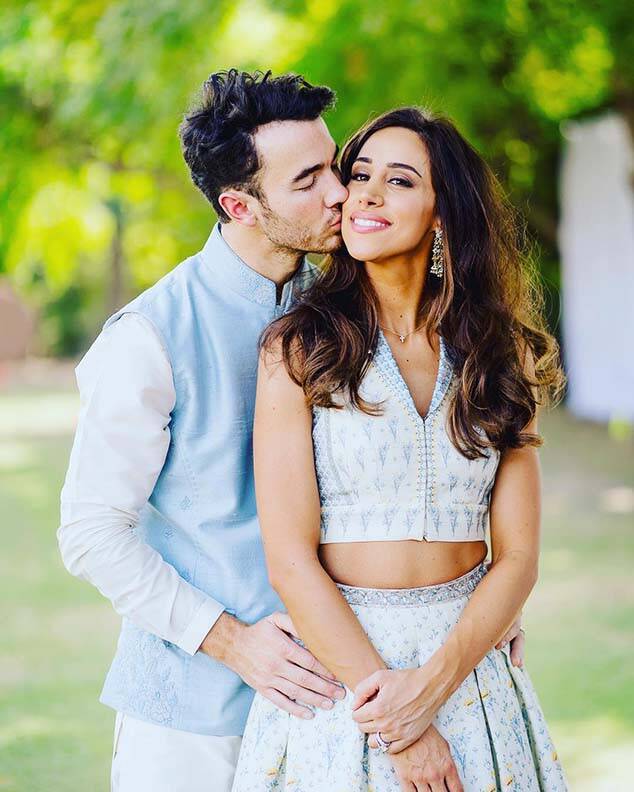 20 Pics That Prove Why Kevin And Danielle Jonas Are Everyone S Favorite Couple