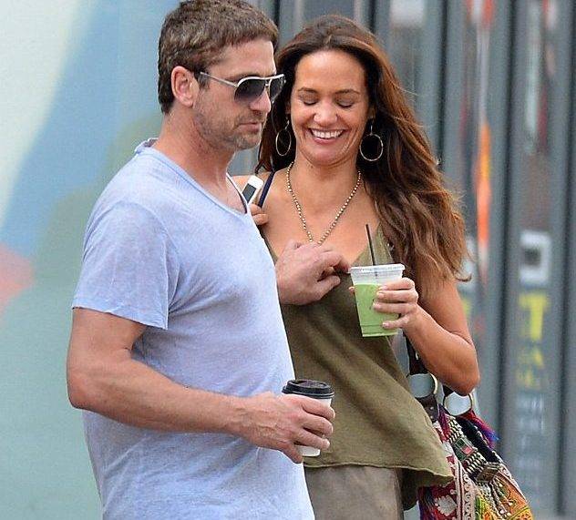 15 Little Known Facts About Gerard Butler S Girlfriend Morgan Brown,Simple Flower Background Design Black And White