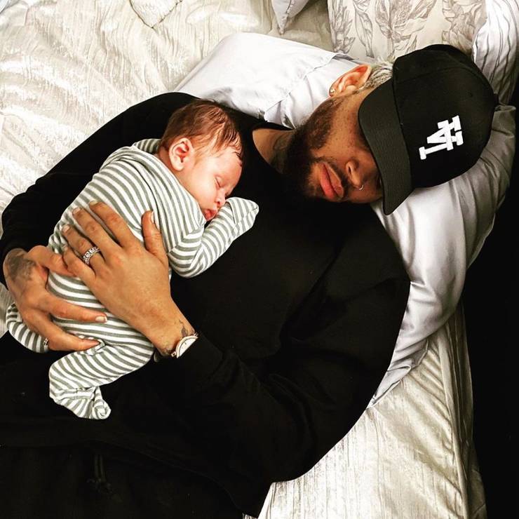 Chris Brown Far