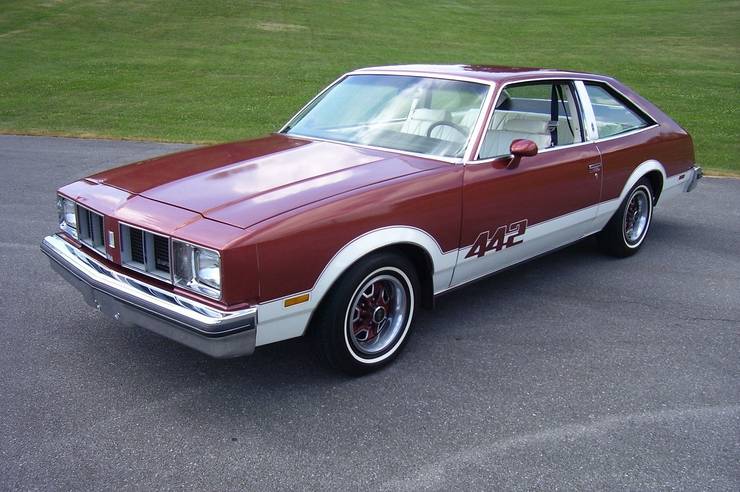 Serious Gearheads Will Tell You To Get Rid Of These 14 Garbage