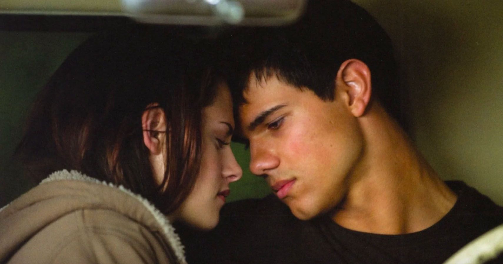 15 Photos That Remind Us Why Bella Should Ve Chosen Jacob Over Edward