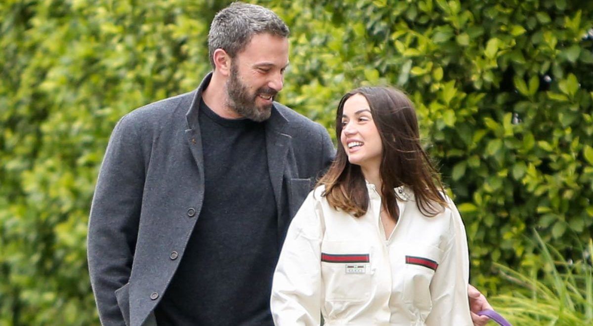 Ben Affleck Makes His Romance Instagram Official! His ...
