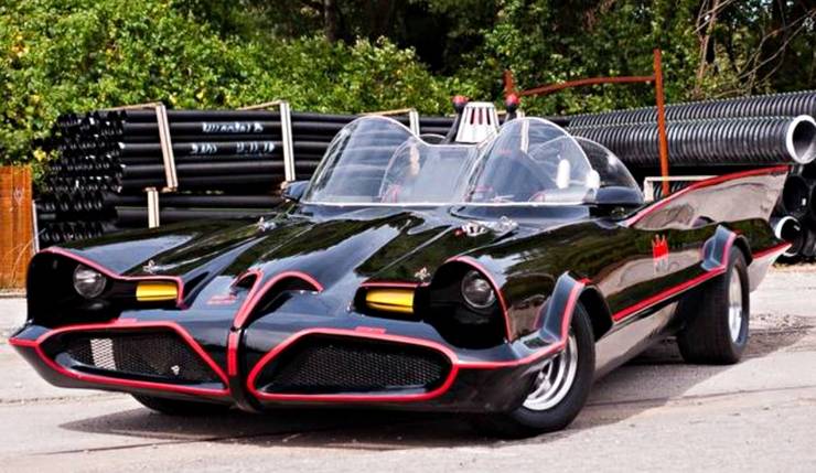 Réplique Batmobile appartenant à Jerry Lawler
