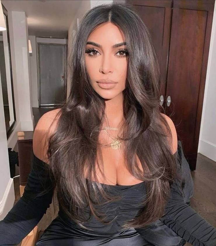 Kim Kardashian S Makeup How Much It Is And Everything Else We Know Kim Kardashian S Makeup How Much It Is And Everything Else We Know